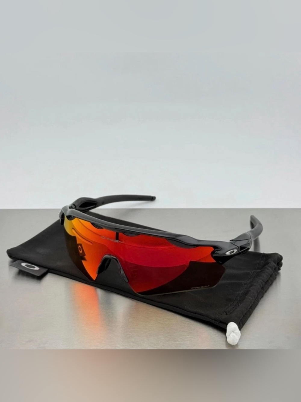 Oakley Radar Red